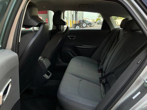 Used 2025 Kia K4 FWD image 11