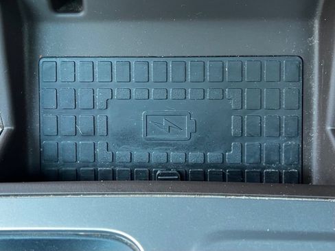 Used 2022 Ford Explorer King Ranch w/ Premium Technology Package RWD image 44