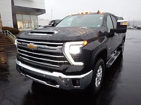 Certified 2024 Chevrolet Silverado 2500 LTZ w/ LTZ Convenience Package image 9