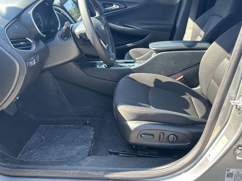 Used 2025 Chevrolet Malibu LT image 9