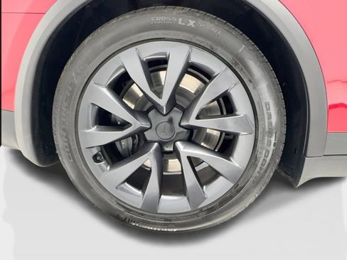 Used 2025 Tesla Model X image 19