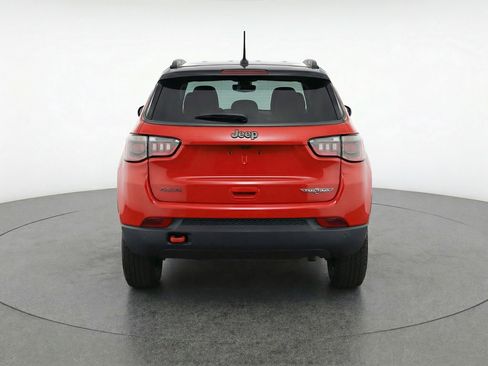 Used 2025 Jeep Compass Trailhawk image 7