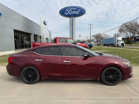 Used 2017 Nissan Maxima Platinum image 6