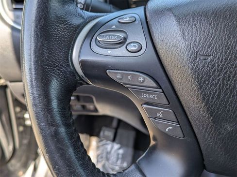 Used 2019 Nissan Pathfinder SL image 19