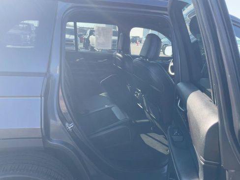 Used 2022 Jeep Grand Cherokee Altitude image 14
