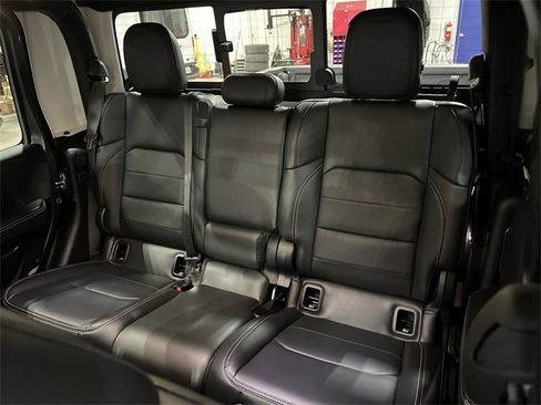 Used 2022 Jeep Gladiator Overland w/ Popular Equipment Package image 28