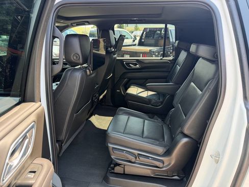 Used 2021 Chevrolet Suburban Z71 w/ Z71 Off-Road Package AWD/4WD image 9