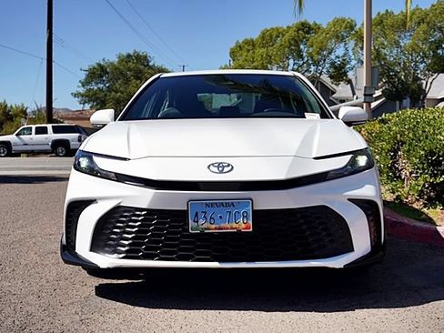 Used 2025 Toyota Camry SE FWD image 5