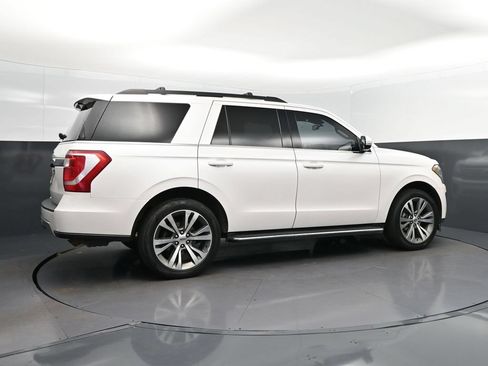Used 2019 Ford Expedition XLT w/ Equipment Group 202A RWD image 8