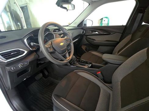 Used 2023 Chevrolet TrailBlazer LT FWD image 8