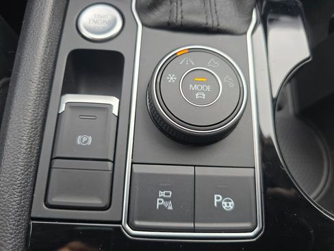 Used 2019 Volkswagen Atlas SEL Premium image 27