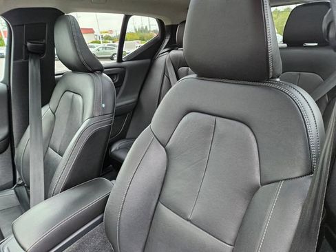Certified 2024 Volvo XC40 B5 Plus w/ Climate Package AWD/4WD image 18