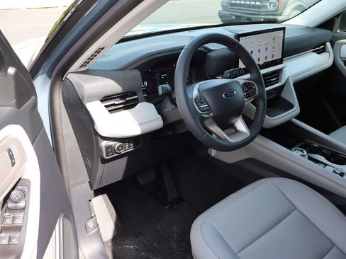 New 2026 Ford Explorer Active AWD/4WD image 4
