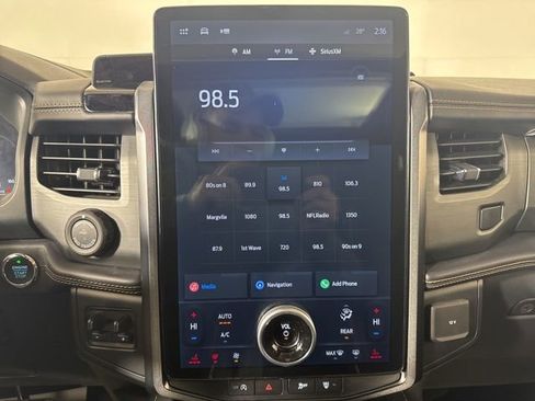Used 2024 Ford Expedition Max Platinum AWD/4WD image 16