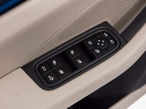 Certified 2026 Porsche Macan Electric RWD image 25