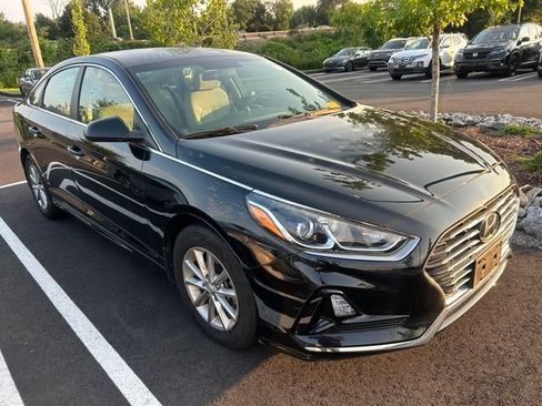 Used 2019 Hyundai Sonata SE FWD image 2