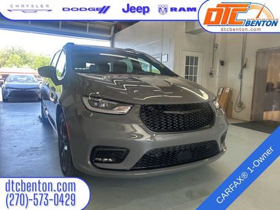 Used 2025 Chrysler Pacifica Limited