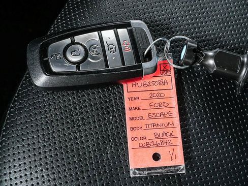 Used 2020 Ford Escape Titanium image 39