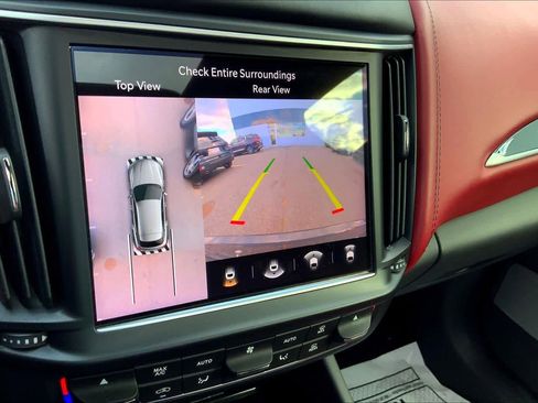 Used 2021 Maserati Levante S GranSport image 27