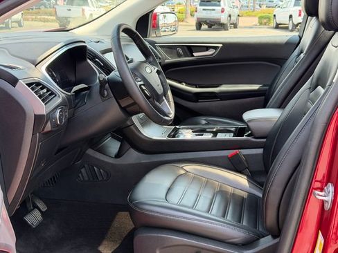 Used 2019 Ford Edge SEL w/ Equipment Group 201A FWD image 16