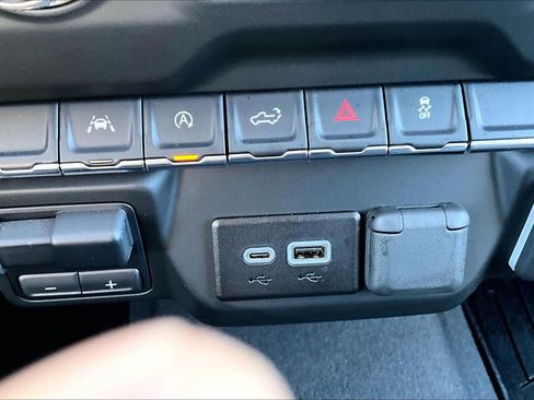 Used 2024 GMC Sierra 1500 Pro w/ Graphite Edition image 28