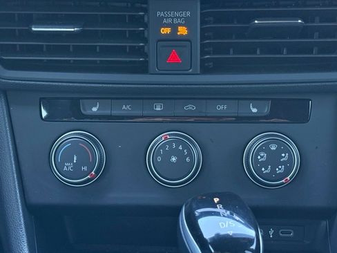 Used 2024 Volkswagen Jetta Sport image 19