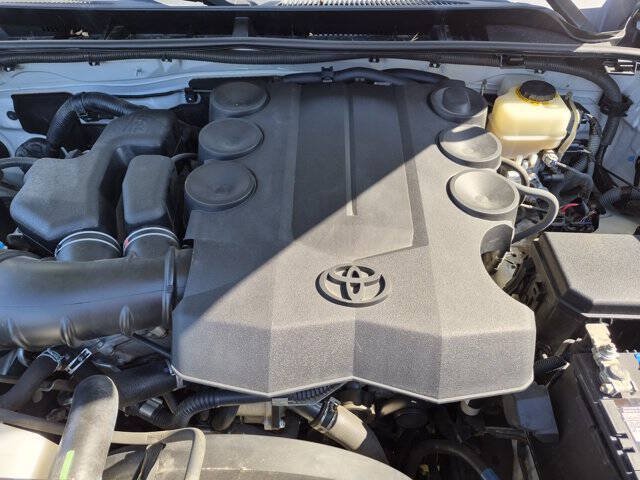Used 2014 Toyota 4Runner SR5 RWD image 34