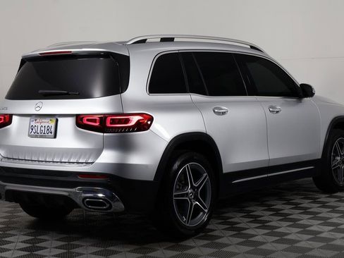 Used 2021 Mercedes-Benz GLB 250 w/ AMG Line image 4