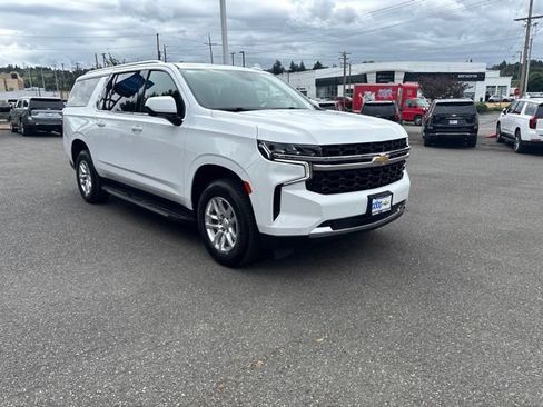 Used 2022 Chevrolet Suburban LS AWD/4WD image 7