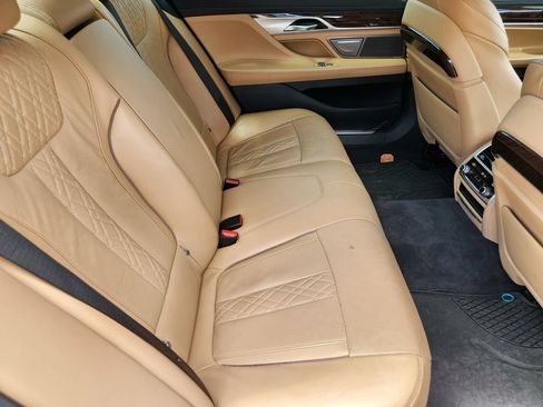 Used 2022 BMW 740i w/ Premium Package RWD image 32