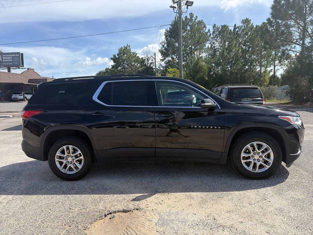 Used 2021 Chevrolet Traverse LT FWD image 7