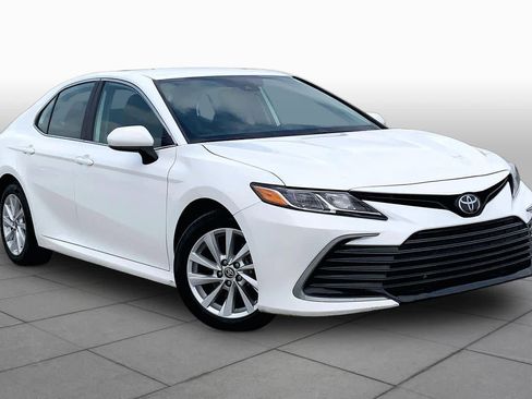 Used 2024 Toyota Camry LE FWD image 3