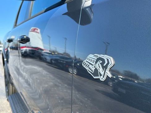 New 2026 RAM 1500 4x4 Crew Cab image 16