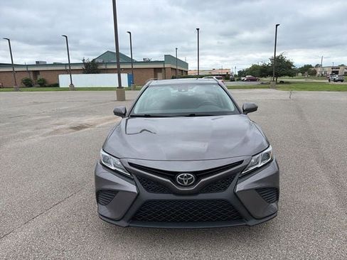 Used 2020 Toyota Camry SE FWD image 10