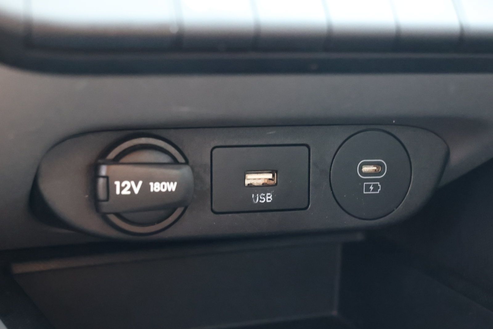 Used 2024 Hyundai Elantra SEL FWD image 22