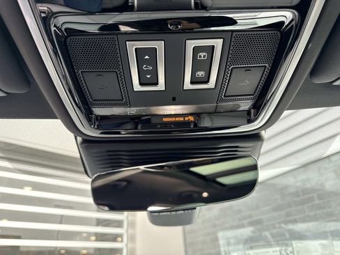 New 2026 Land Rover Range Rover Velar Dynamic SE image 22
