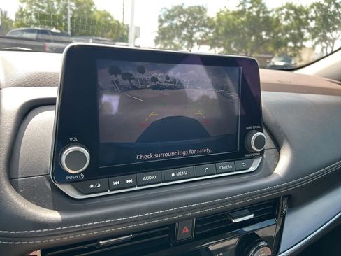 Certified 2023 Nissan Rogue SV FWD image 35