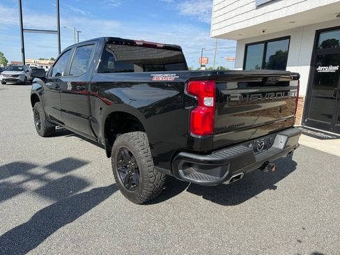 Used 2022 Chevrolet Silverado 1500 LT Trail Boss w/ LPO, Dark Essentials Package image 6