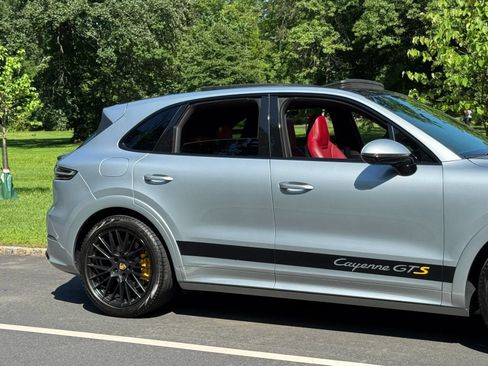 Used 2021 Porsche Cayenne GTS w/ Premium Package Plus AWD/4WD image 7