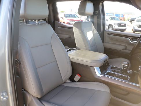 Used 2023 GMC Sierra 1500 SLT w/ SLT Premium Package AWD/4WD image 33