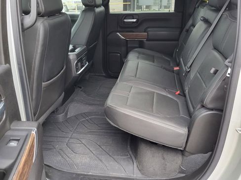 Used 2023 Chevrolet Silverado 3500 High Country image 12