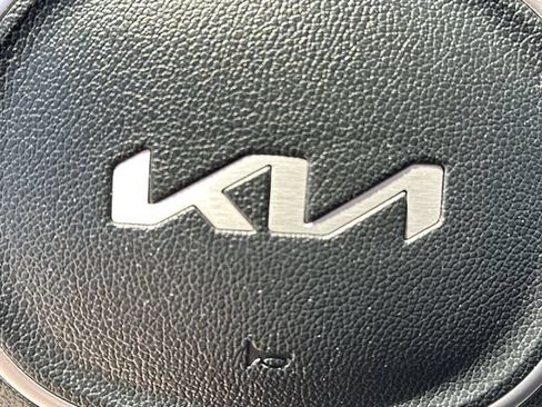 Certified 2022 Kia Sorento EX FWD image 24