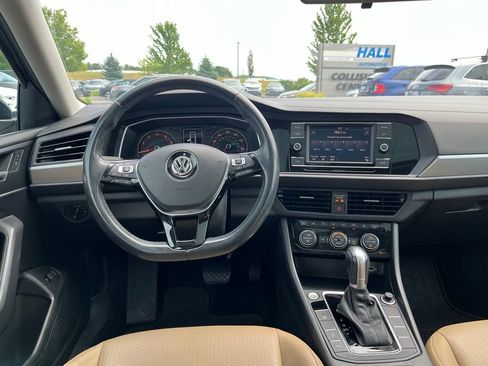 Used 2019 Volkswagen Jetta SE FWD image 18