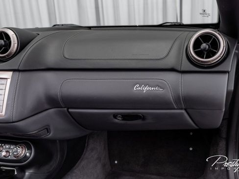 Used 2014 Ferrari California image 51