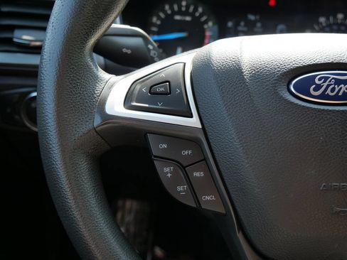 Used 2015 Ford Fusion SE FWD image 18