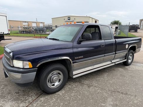 Used 1998 Dodge Ram 2500 Truck 2WD Quad Cab image 1