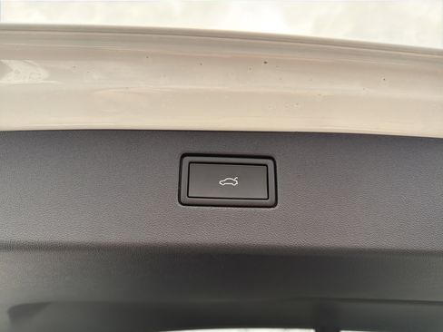 New 2026 Volkswagen Tiguan SEL R-Line image 27