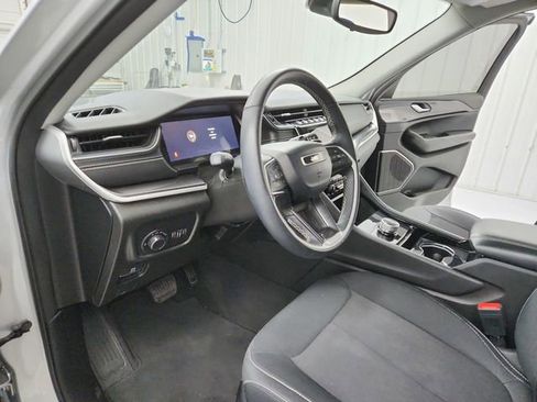Used 2021 Jeep Grand Cherokee L Laredo w/ Luxury Tech Group I AWD/4WD image 18