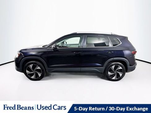 Used 2025 Volkswagen Taos SE AWD/4WD image 5