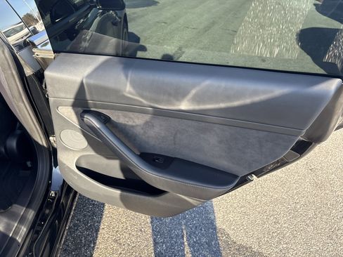 Used 2023 Tesla Model 3 Standard Range image 19